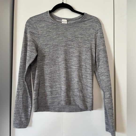 Athleta In Motion Seamless Long Sleeve Top Small Gray Heather Activewear - Picture 1 of 6